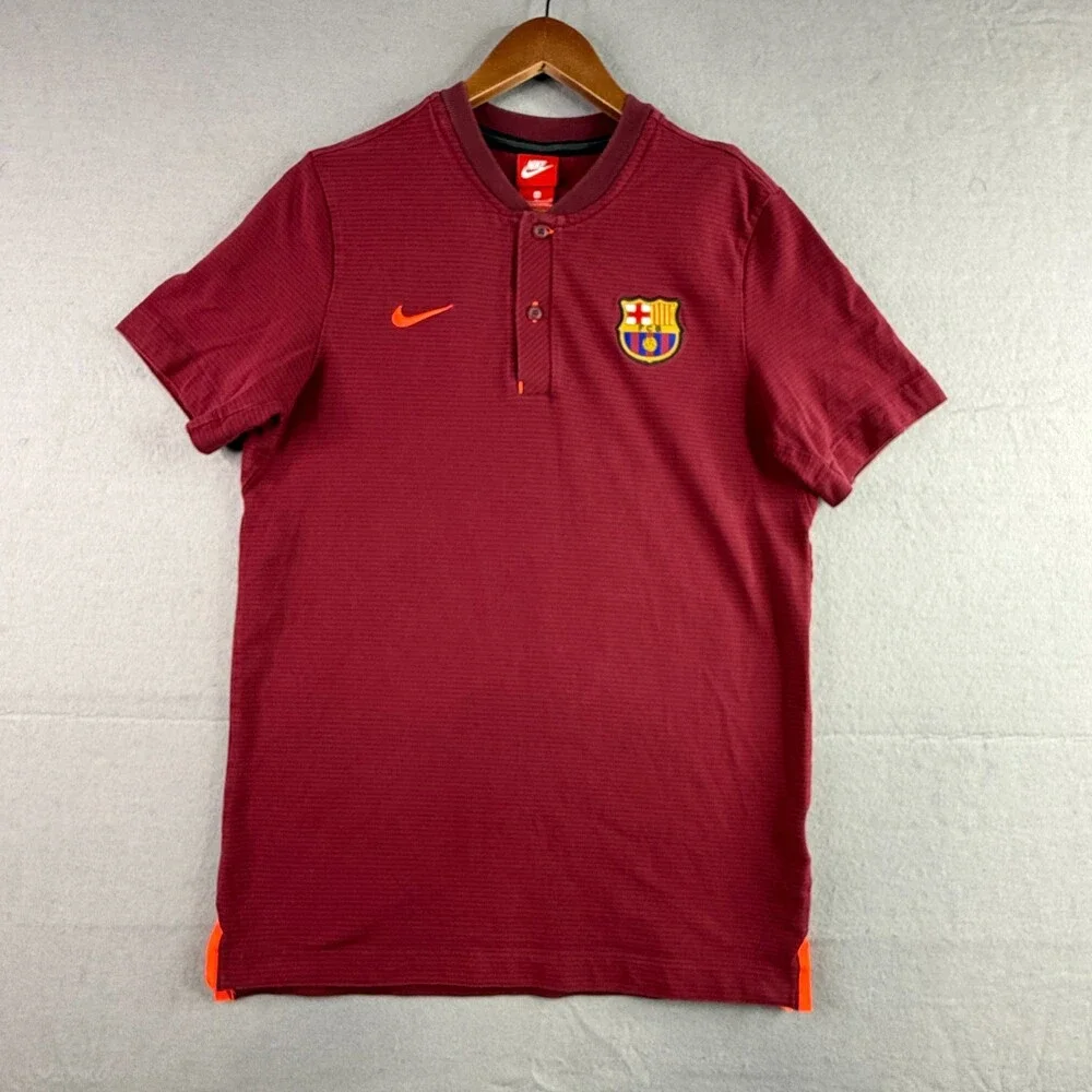 FC Barcelona Nike Polo Shirt Men’s Medium * Red Short Sleeve Henley Soccer
